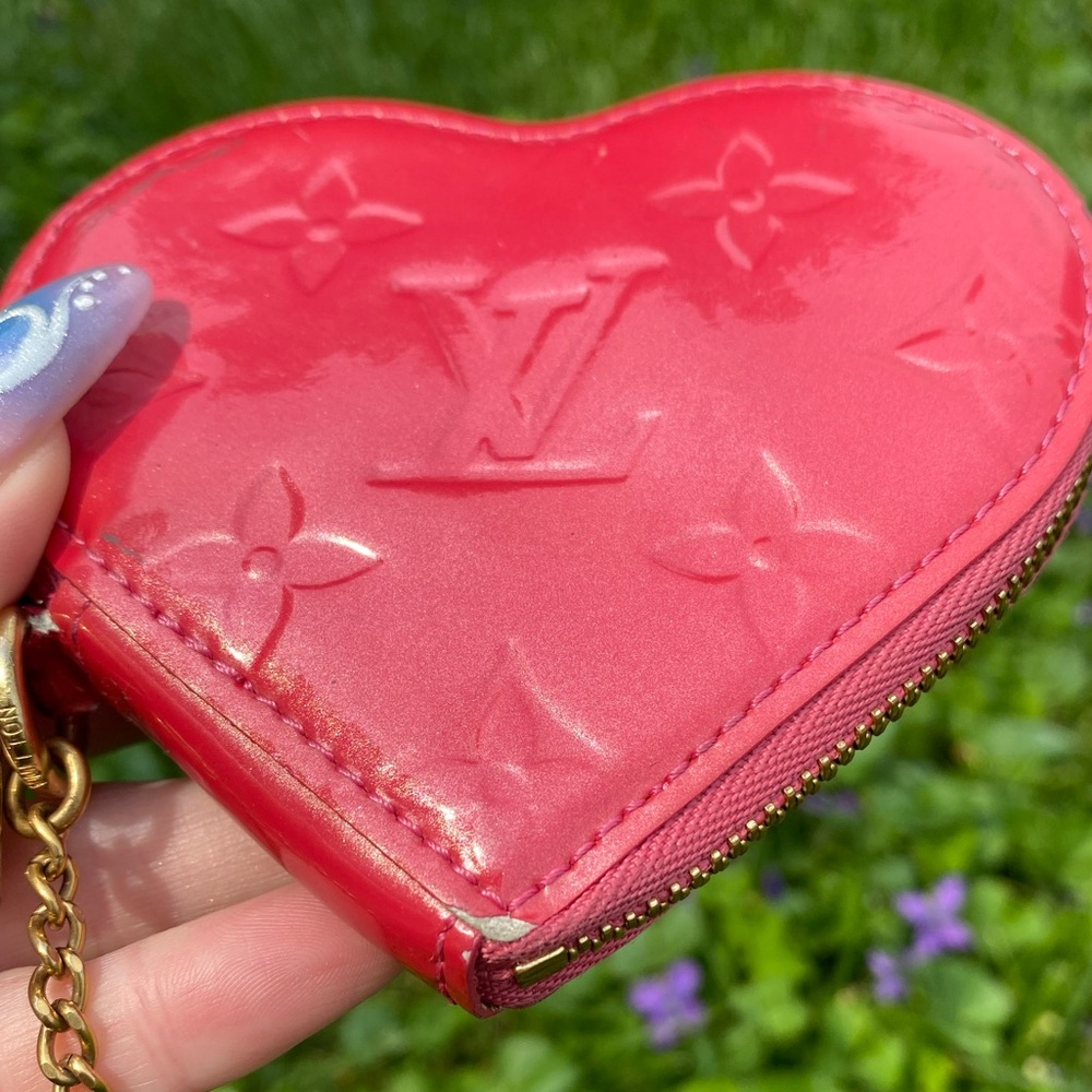 Louis Vuitton heart coin purse - Picture 4 of 16